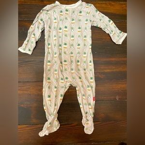 Magnetic me pajamas with cactus design 3-6m